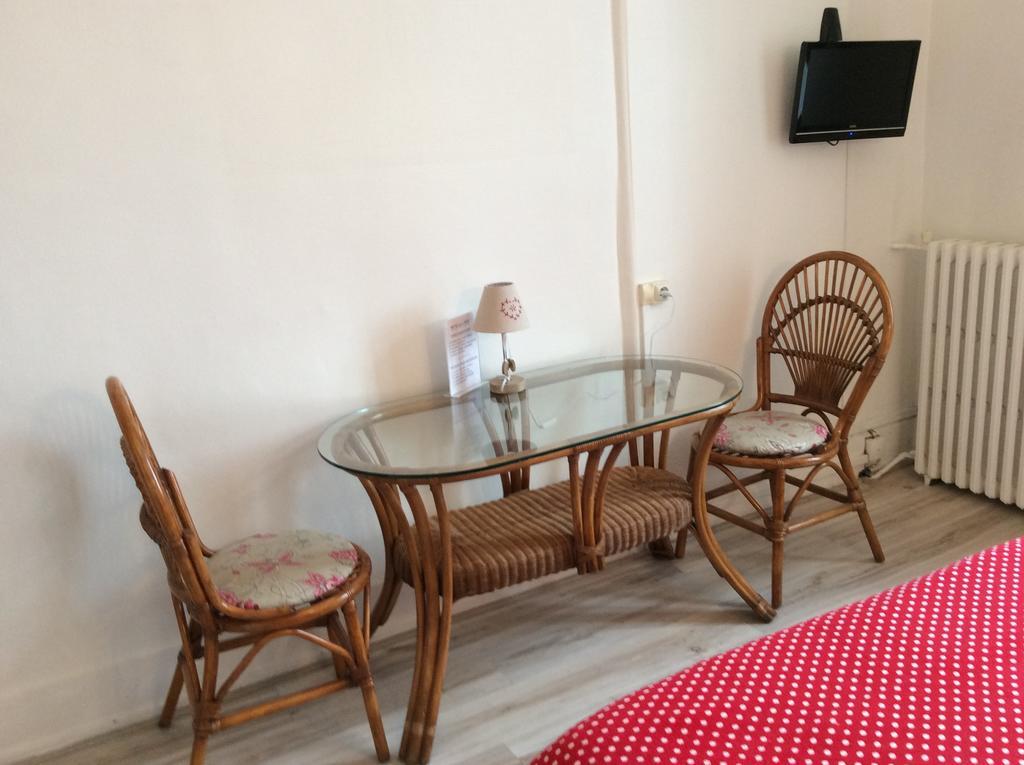 Hotel De La Paix Лимож Екстериор снимка