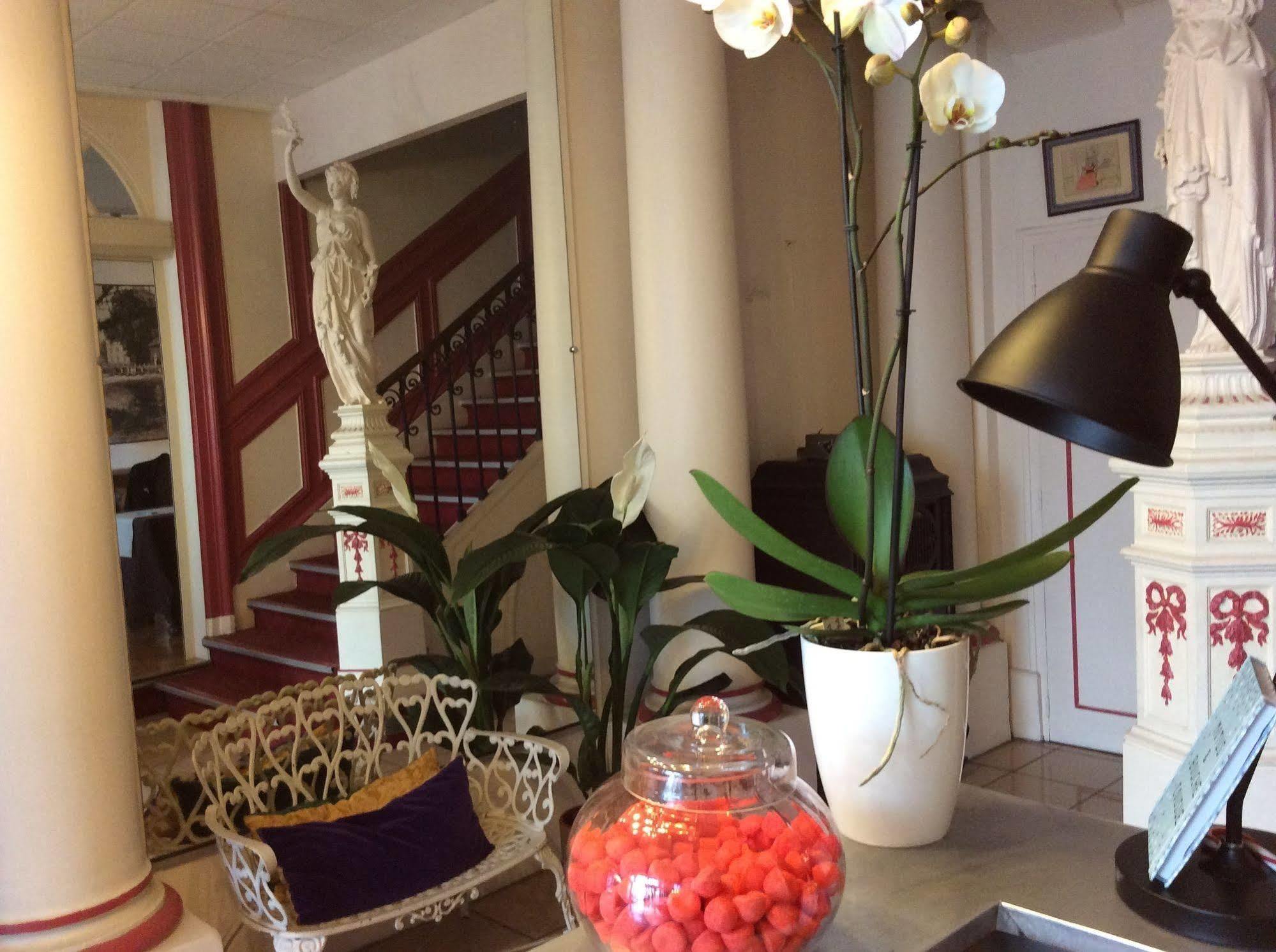 Hotel De La Paix Лимож Екстериор снимка